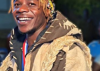 Alien Skin Jubilates ahead of his meeting with Gen Muhoozi