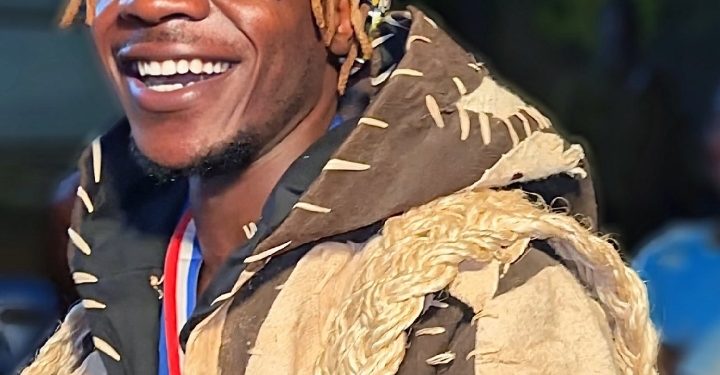 Alien Skin Jubilates ahead of his meeting with Gen Muhoozi