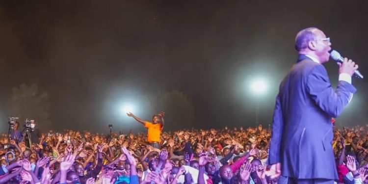 2025 New Year Eve: Pastor Senyonga Blesses Believers ahead of 2026