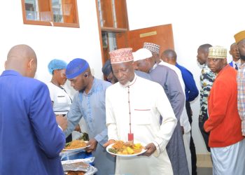 Mukono Iftar Dinner: Sheikh Abdul Kakande Reminds Ugandans to Promote Peace and Respect While Using Their Knowledge to Build Society
